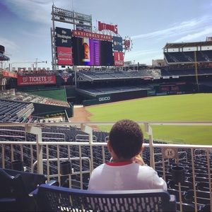 Meet your Posher, Victor